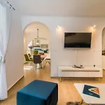 Vera Luxury *