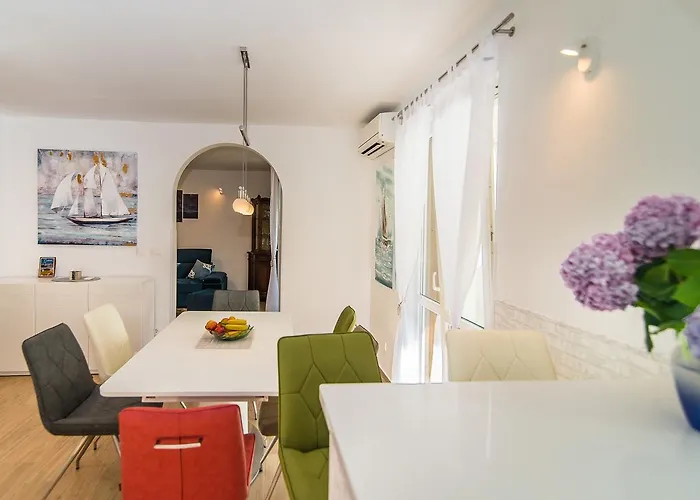 Vera Luxury アパート