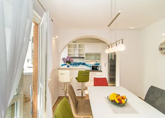 アパート Vera Luxury ポレッチ