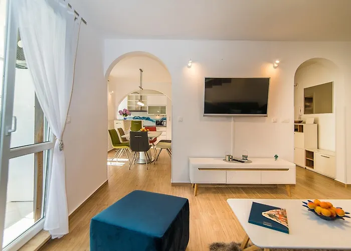 Vera Luxury *