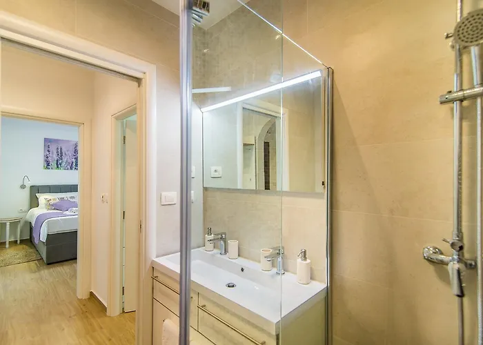 アパート Vera Luxury ポレッチ